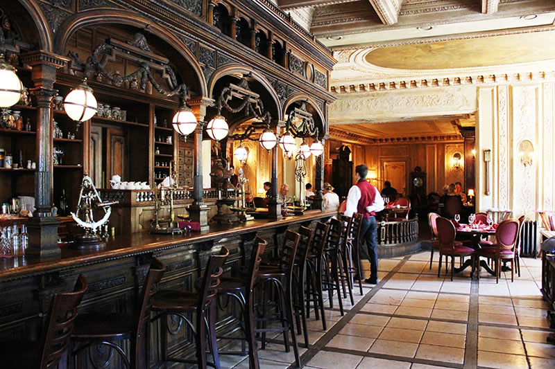Los 10 Mejores Restaurantes Tradicionales en Moscú: Dónde Comer como un Zar